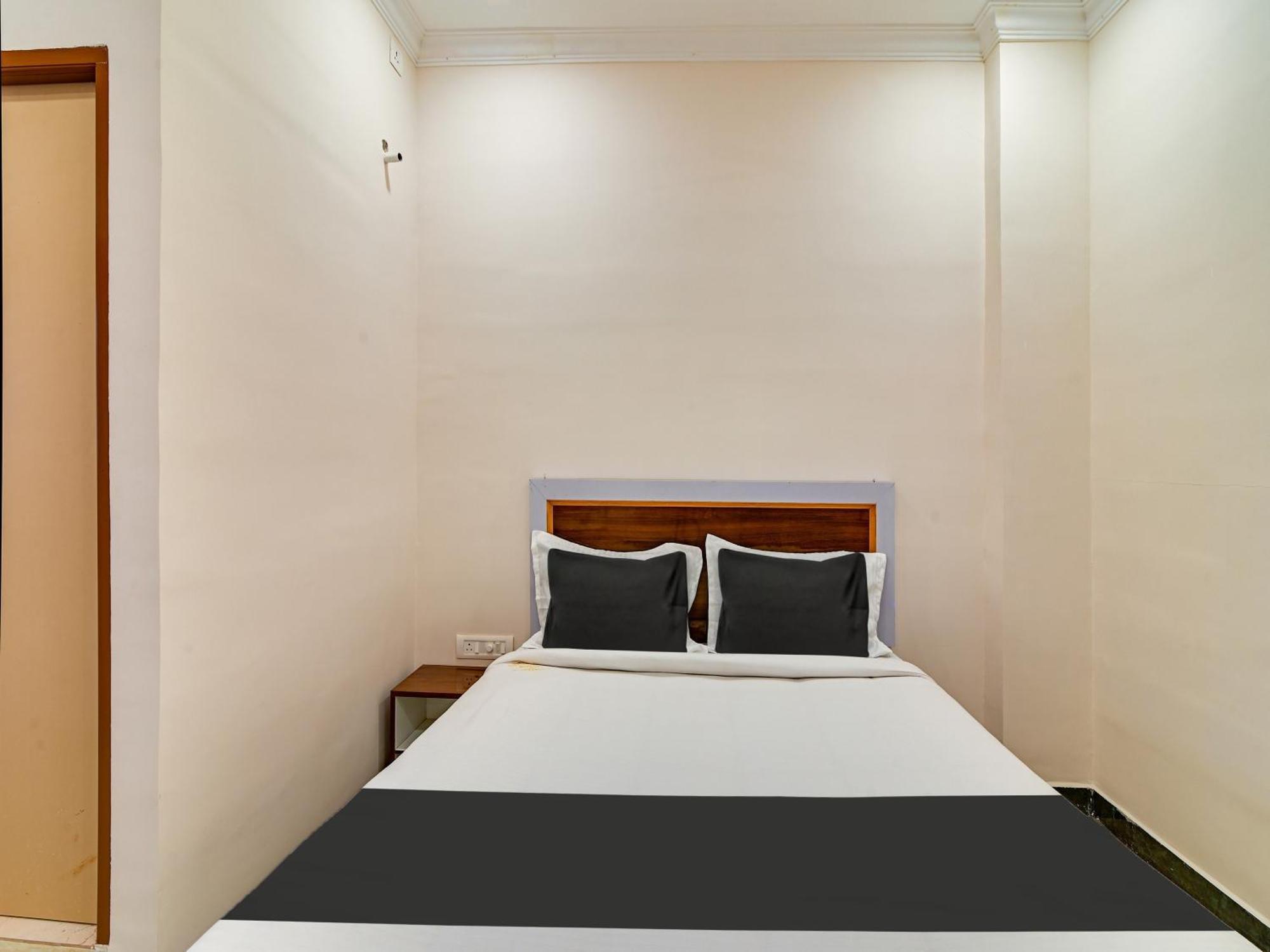 Hotel O Rj Royal Inn Веллуру Екстер'єр фото