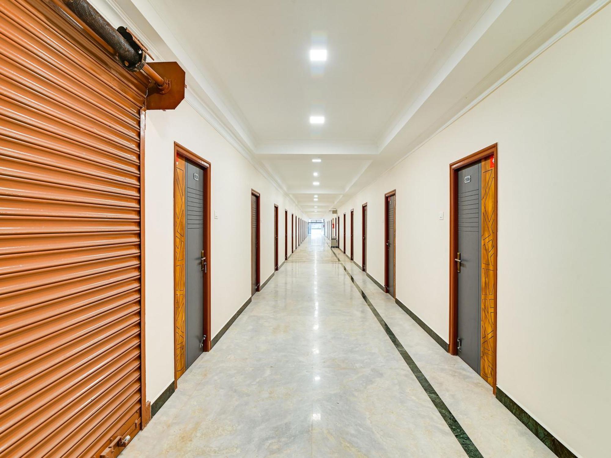 Hotel O Rj Royal Inn Веллуру Екстер'єр фото